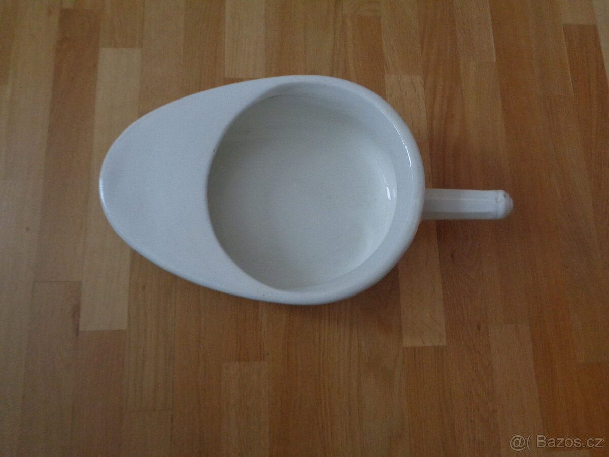 Porcelánová toaletní podložní mísa nepoužitá