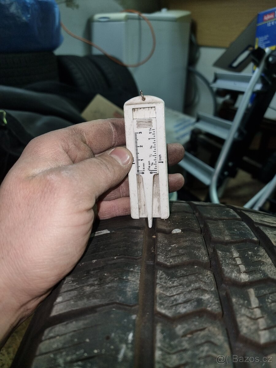 Zimní pneu 215 65 R16 c 106/104 T