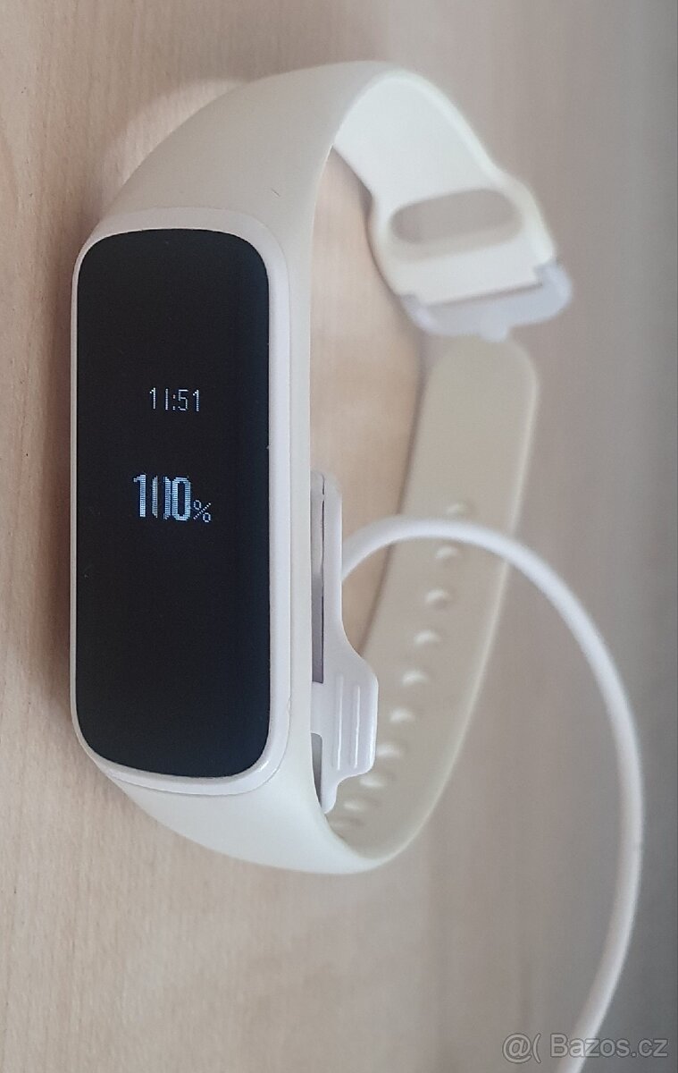 Samsung - hodinky Galaxy Fit e, bila barva