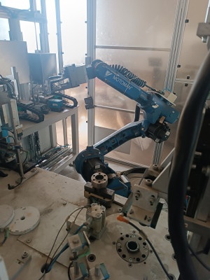 Motoman NX 100 Roboticka ruka