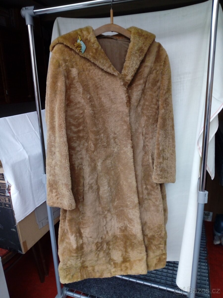 Retro dámský kožich + čepice