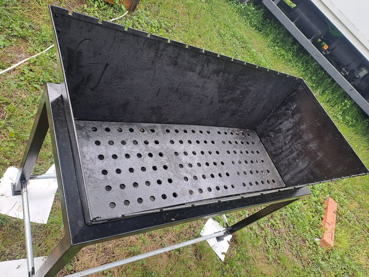 Gril na makreli a maso