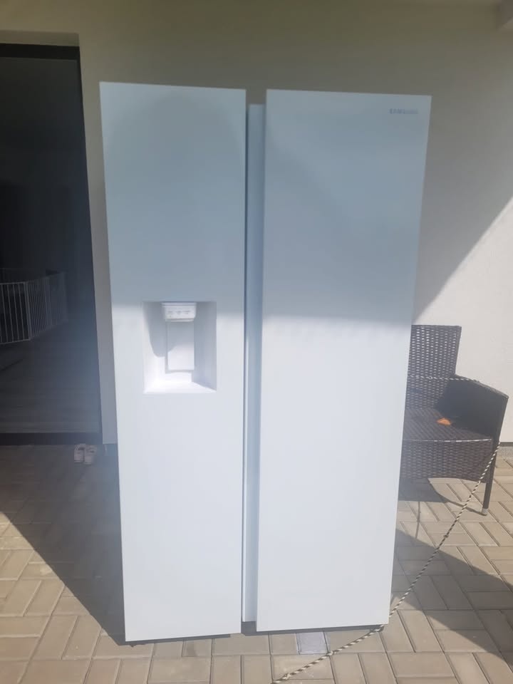 Americká chladnička Side by Side SAMSUNG RS68A8840WW