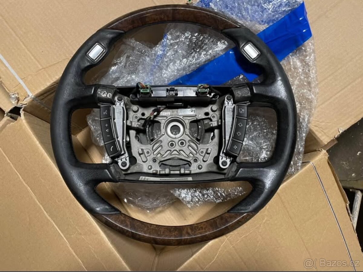Dřevěný volant BMW e65 předFCL