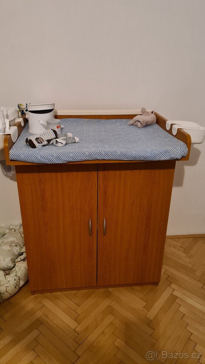 Přebalovací pult