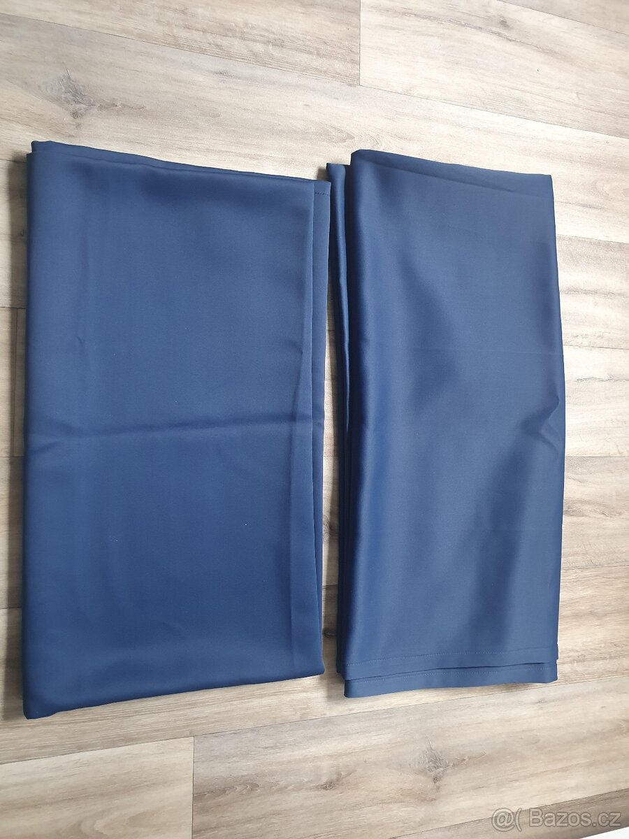 Prodám 2x modrý zatemňovací závěs 245x130cm