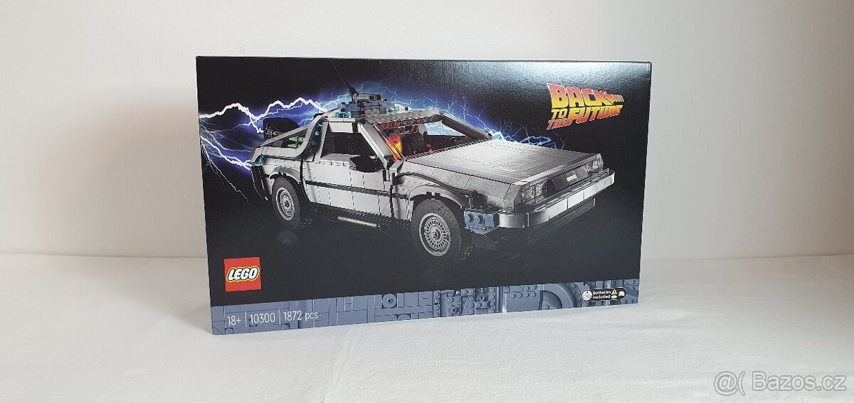 Nové LEGO ICONS 10300 Stroj času z Návratu do budoucnosti