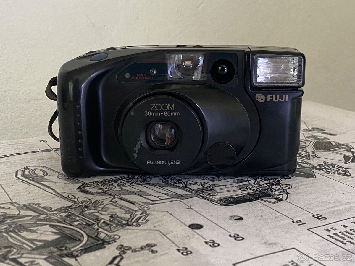 Prodám Fuji Zoom Cardia 900 Date – stylový kompaktní fotoapa