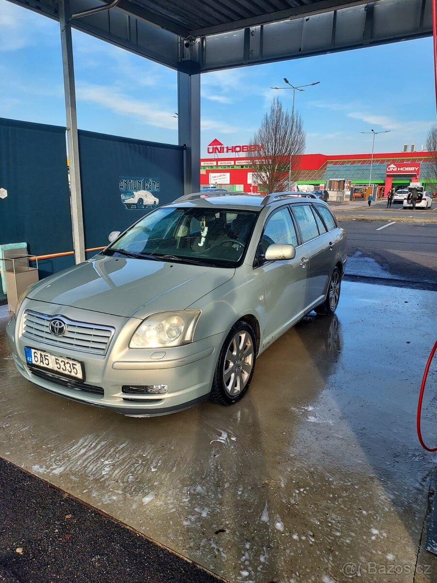 Toyota Avensis combi 2.2 110kw