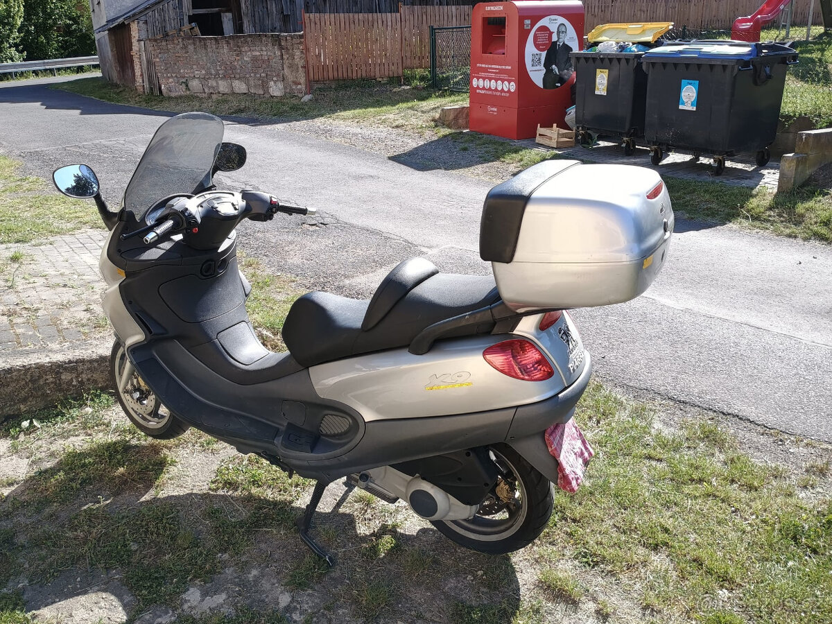 Piaggio X9