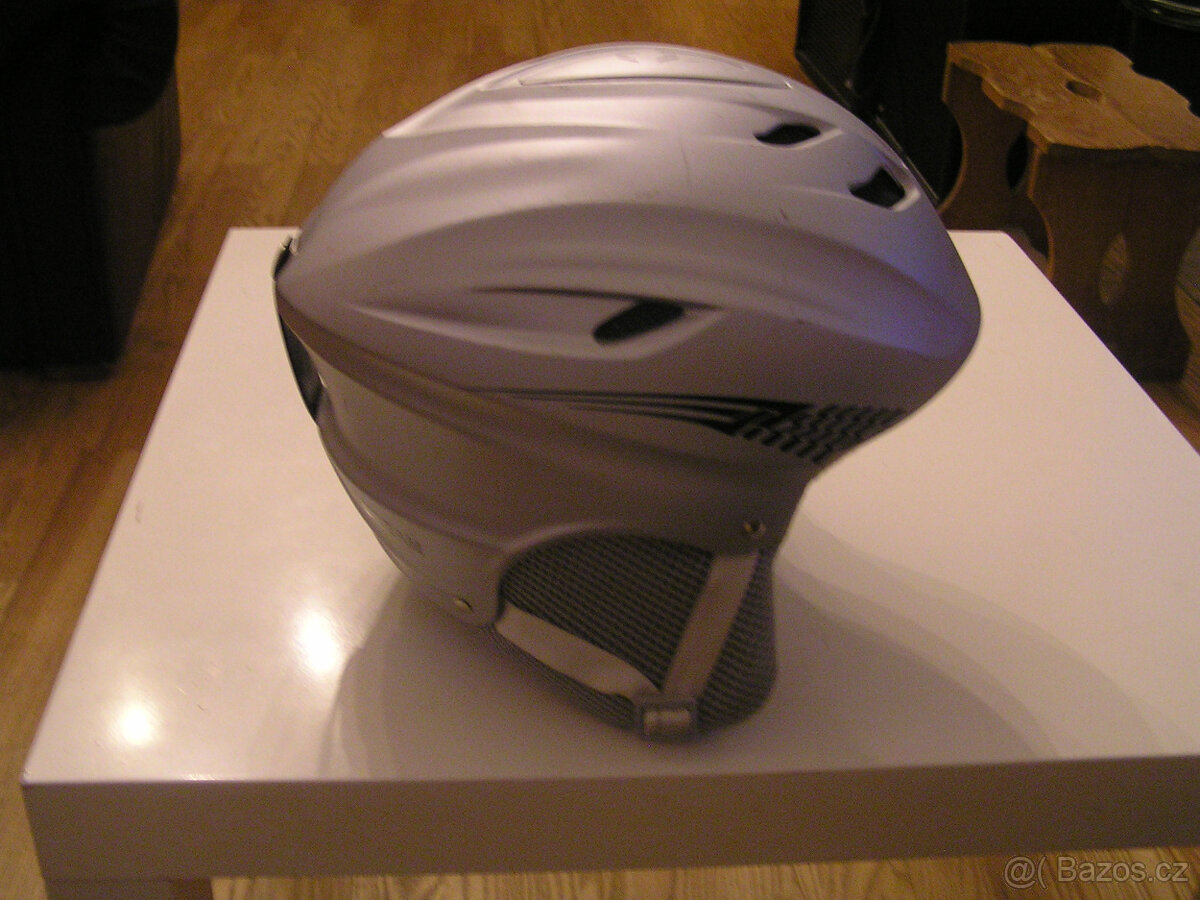 Lyžařská, snowboardová helma L (58-61cm)