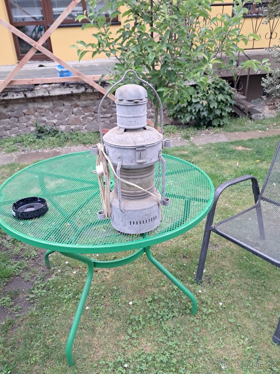 Prodám starou lodní lampu