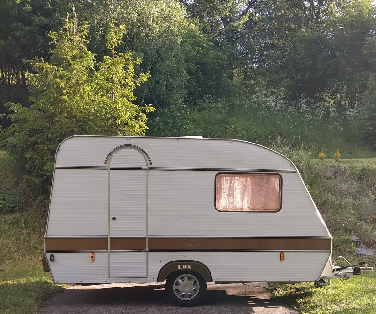 Karavan ASTRA 380 LUX
