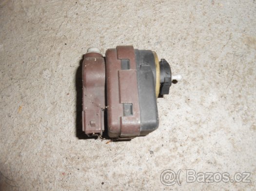 Peugeot Partner citroen Berlingo 306 motorek světla