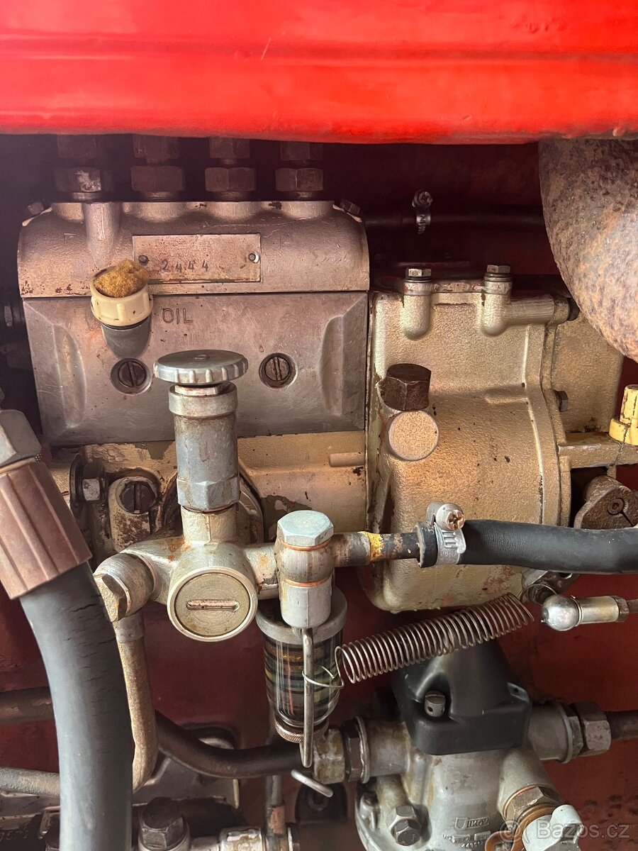 Koupím palivové čerpadlo na Zetor 6911