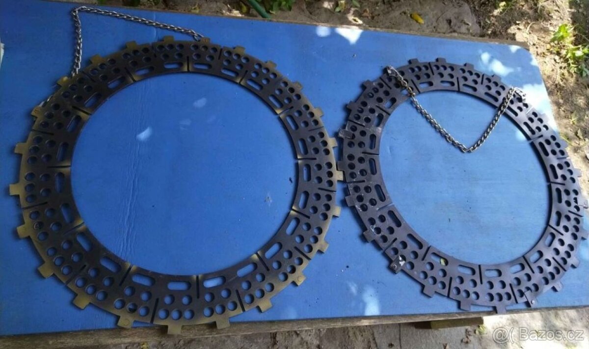 Železný kulatý ozdobný rám k zavěšení průměr 55 cm