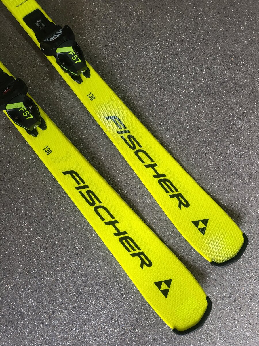 JUNIOR. CARV. LYŽE FISCHER RC4 RACE JR - 130 CM