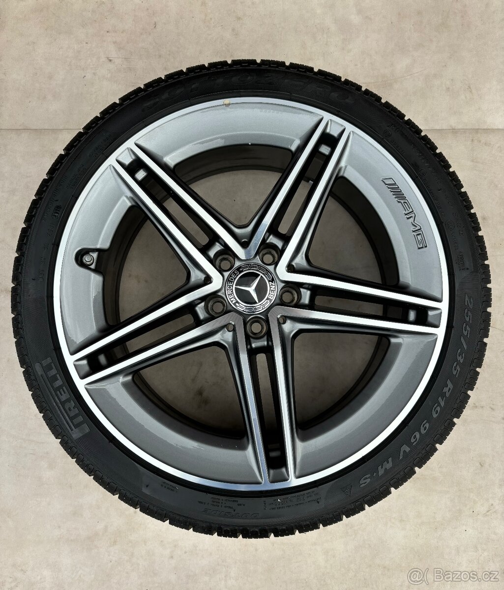 Mercedes R19 z C63 AMG C63s Coupe 5x112 zimní pirelli
