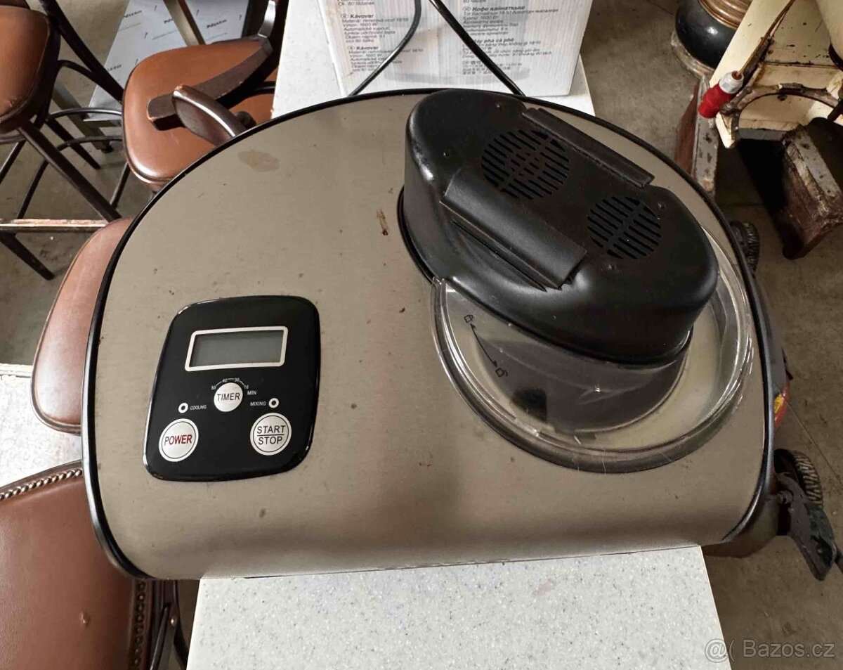 Výrobník zmrzliny DOMO