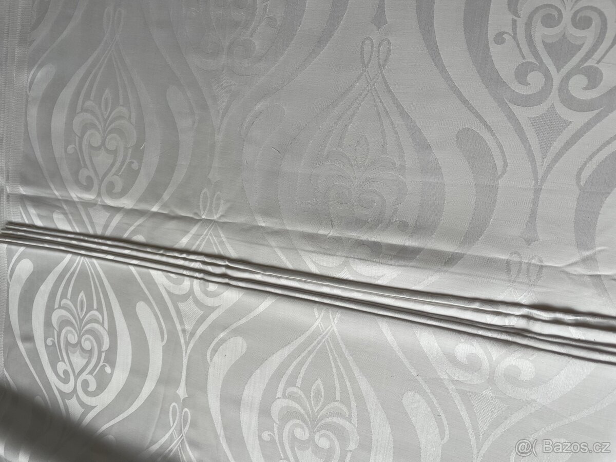 Damašek - neušitý