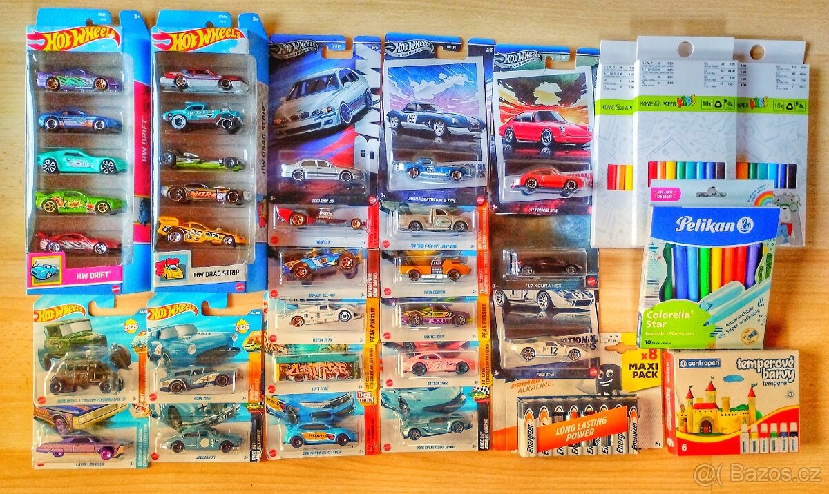 29x hot wheels autíčka, pastelky, temperky, baterky
