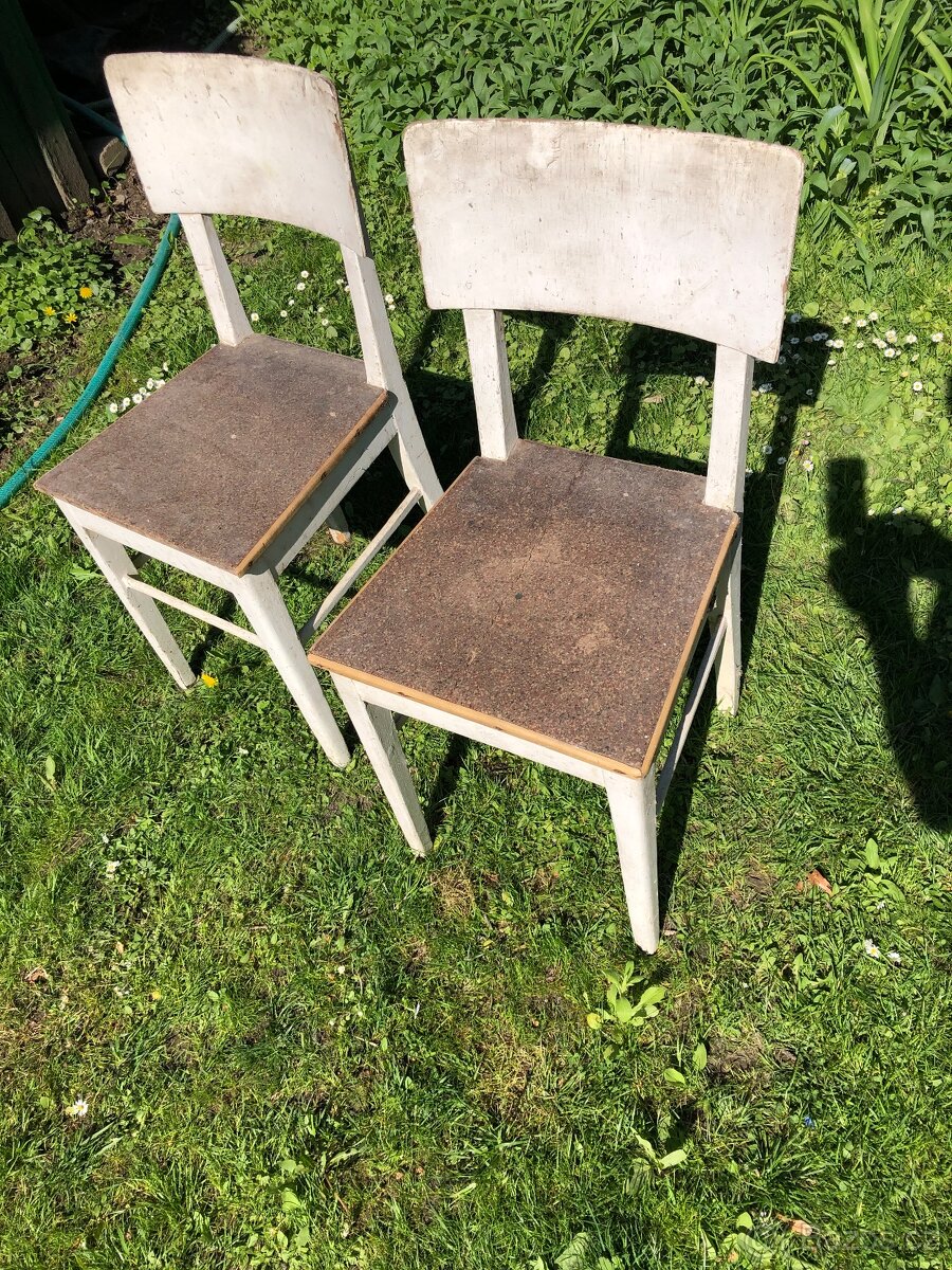 Kuchyňské židle z počátku 30.let minulého století