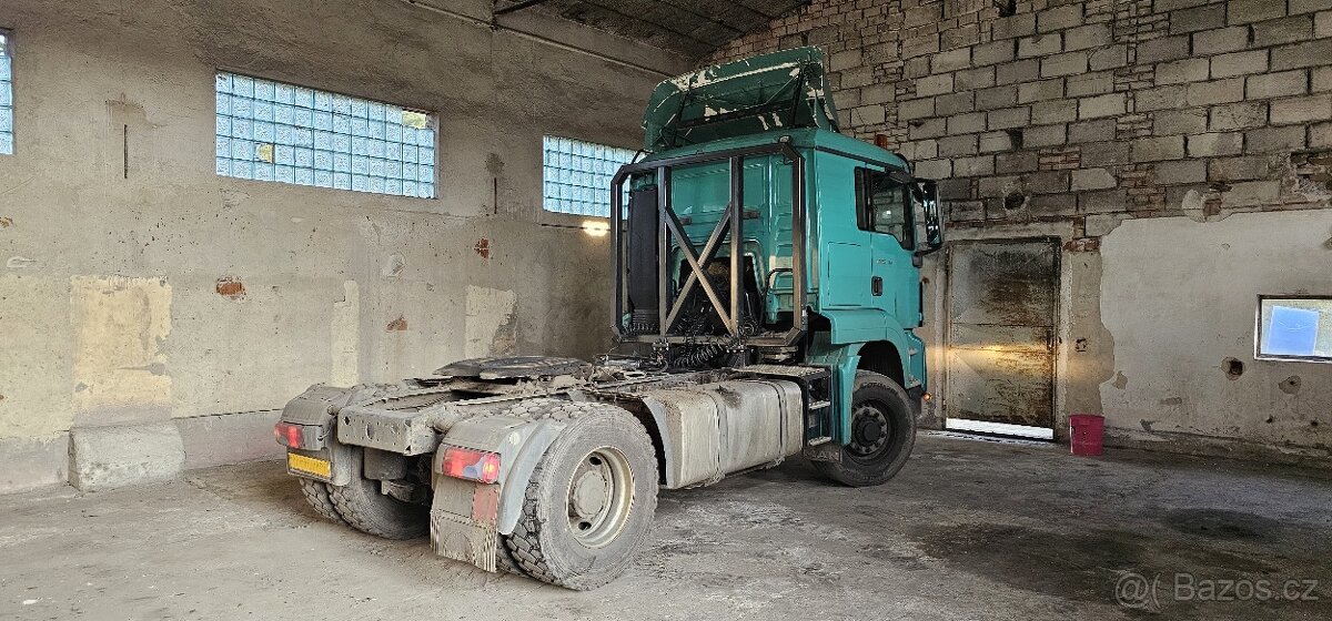 Pronájem autodílny, výrobních prostor, garáží, skladů