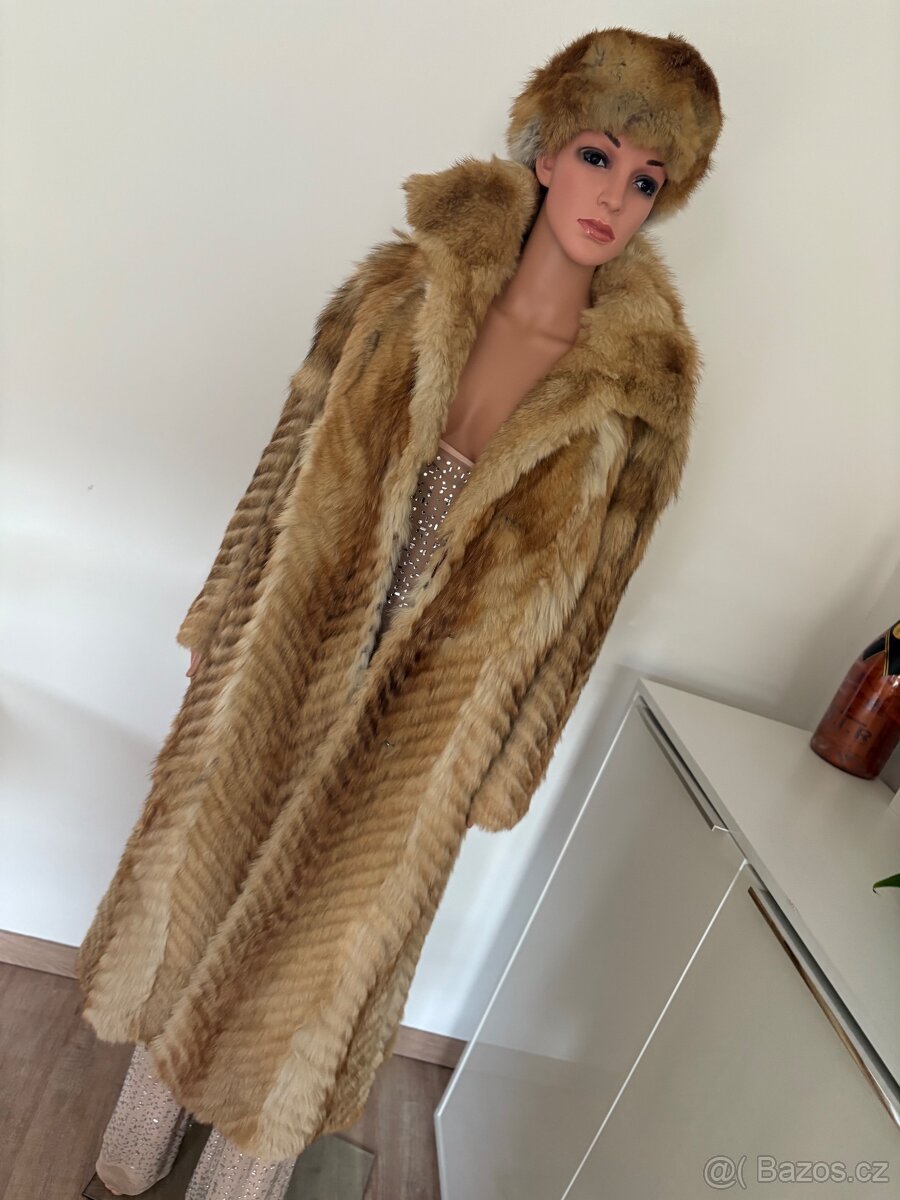 LUXUSNÍ PRAVÝ KOŽICH + ČEPICE - Set