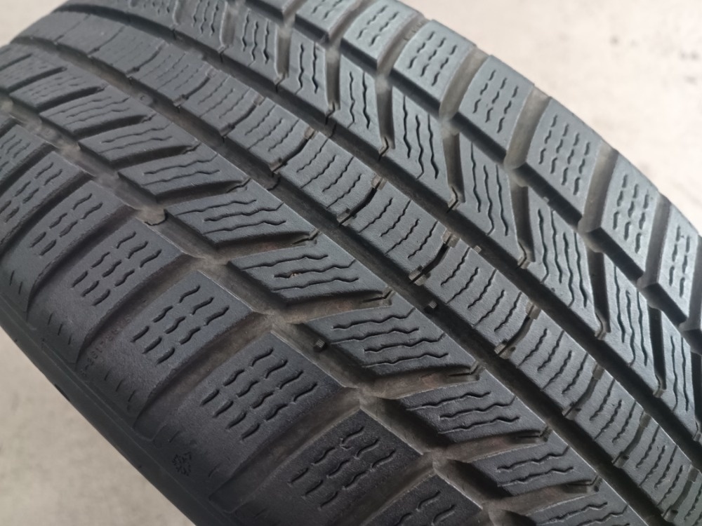 205/55 R17 CONTINENTAL (3021)