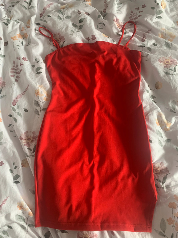 Červené šaty na ramínka vel. S