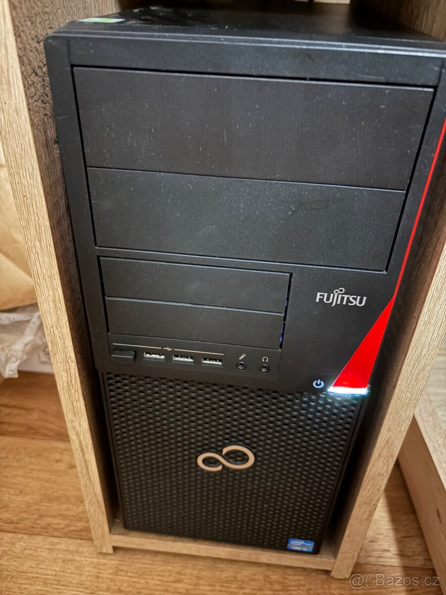 Fujitsu Esprimo P710 E90