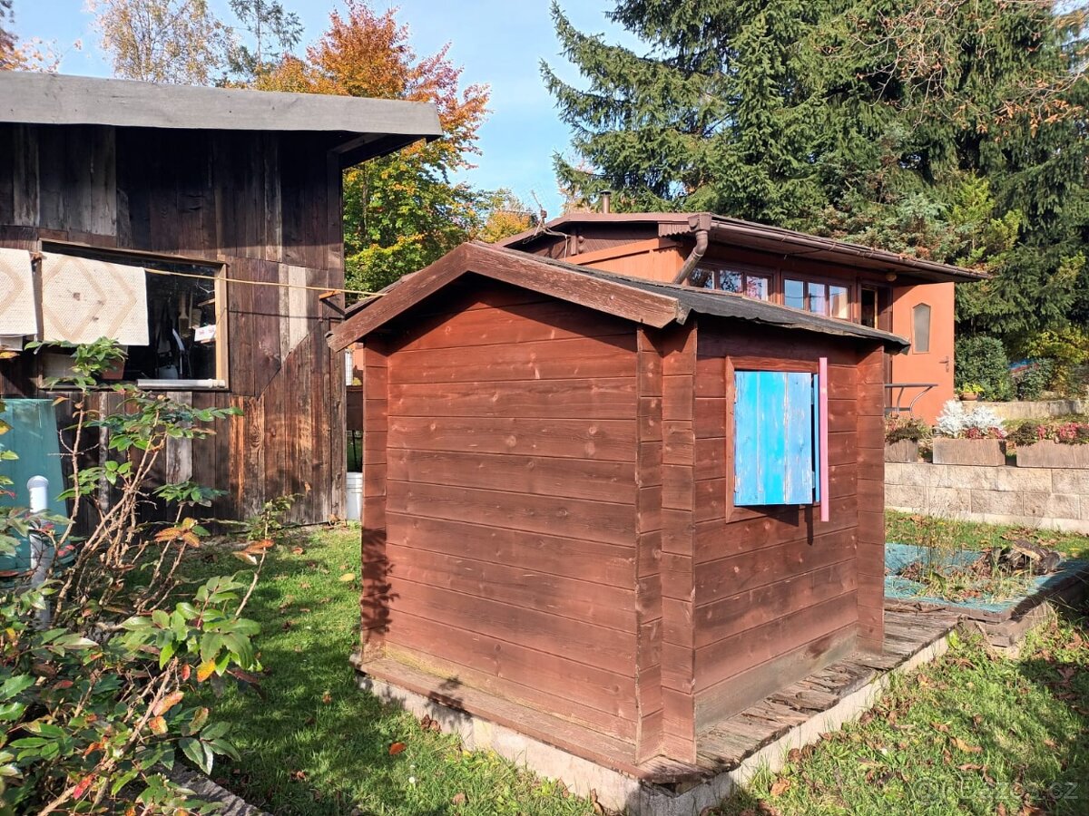 Dětský zahradní domeček