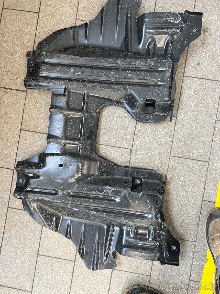 Toyota Hilux - krycí plechy