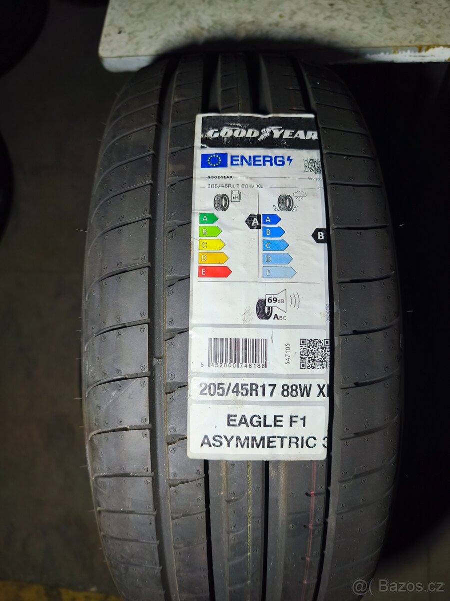 Goodyear 205/45 R17