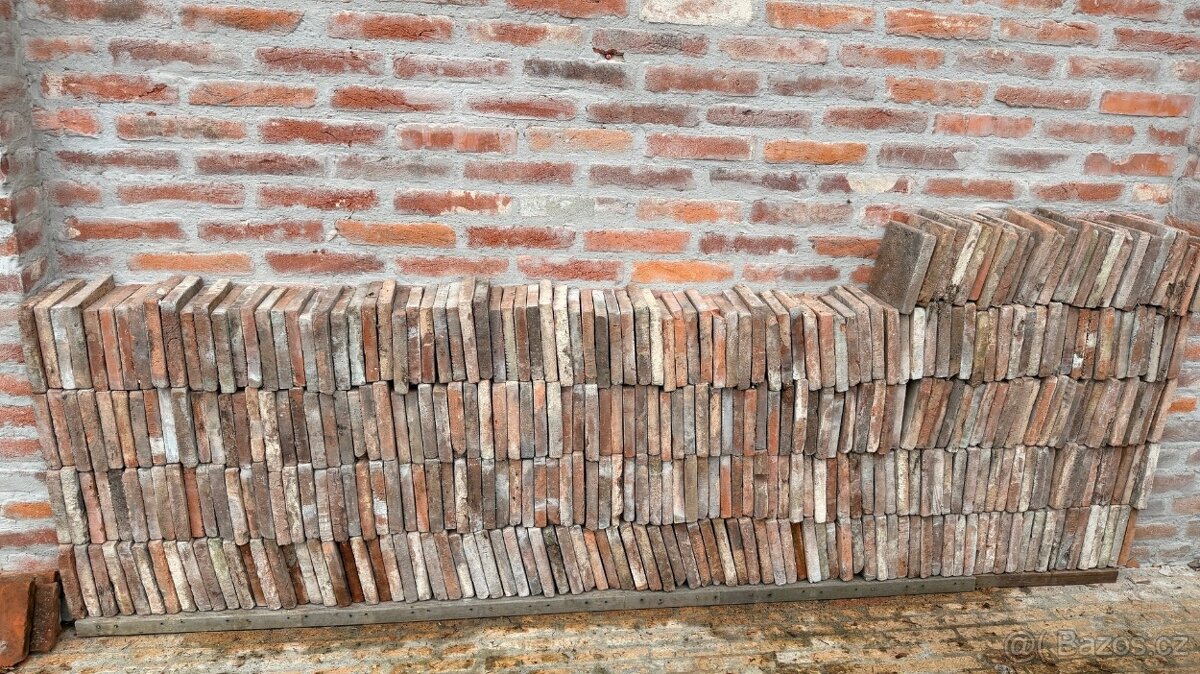 Půdovky, staré dlaždice