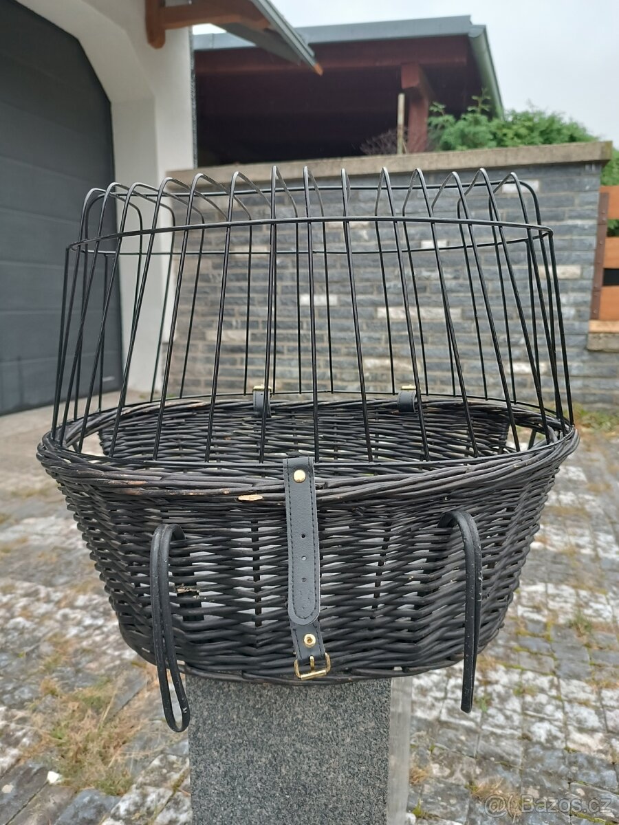Košík pro pejska na kolo