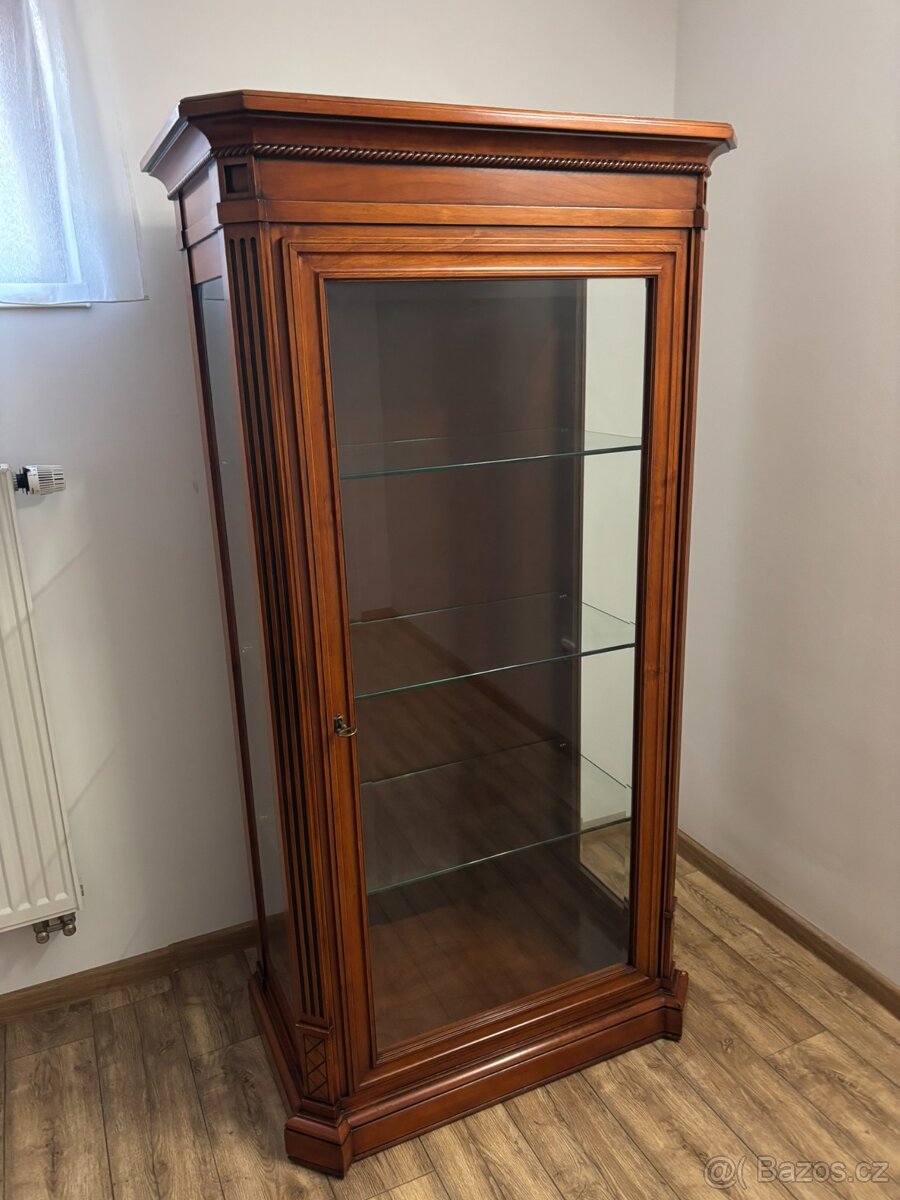 Parádní komoda Bourbon