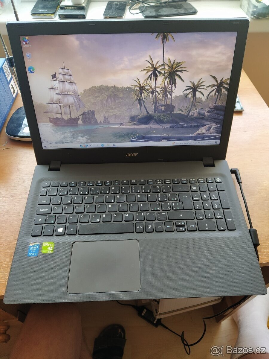 15,6" herní notebook, Intel i5, 2gb grafika
