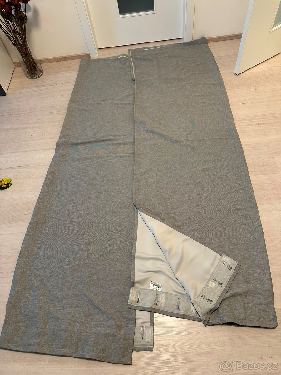 Ztmavující závěsy Ikea