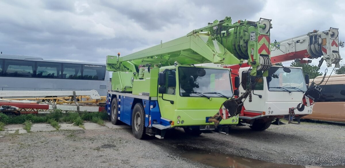 Autojeřáb Liebherr LTM 1040-2.1