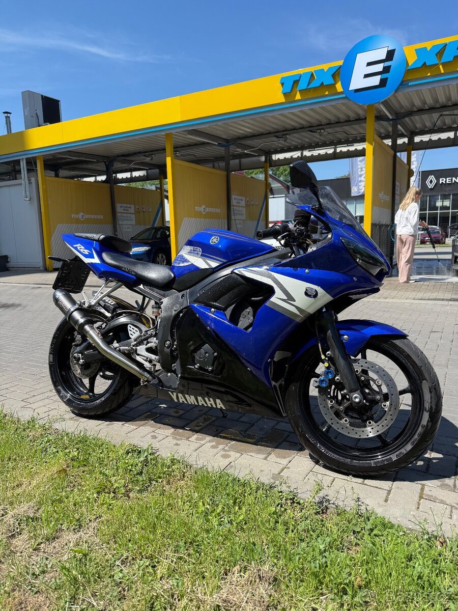 Yamaha R6