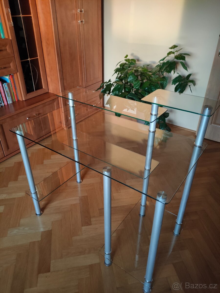 Psací stůl