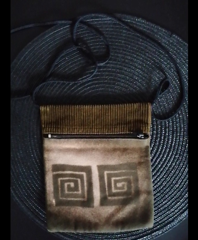 taštička crossbody