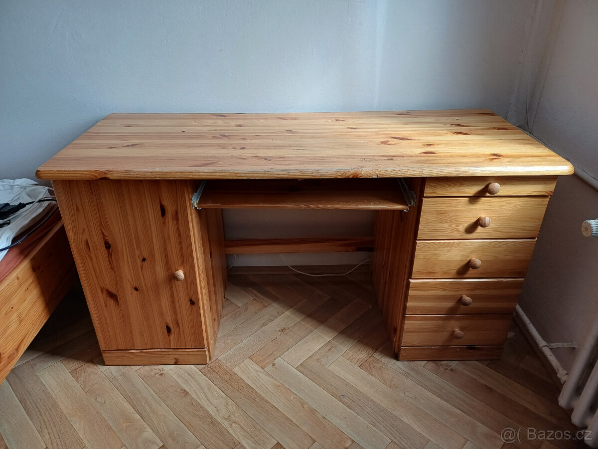 Dětský psací stůl