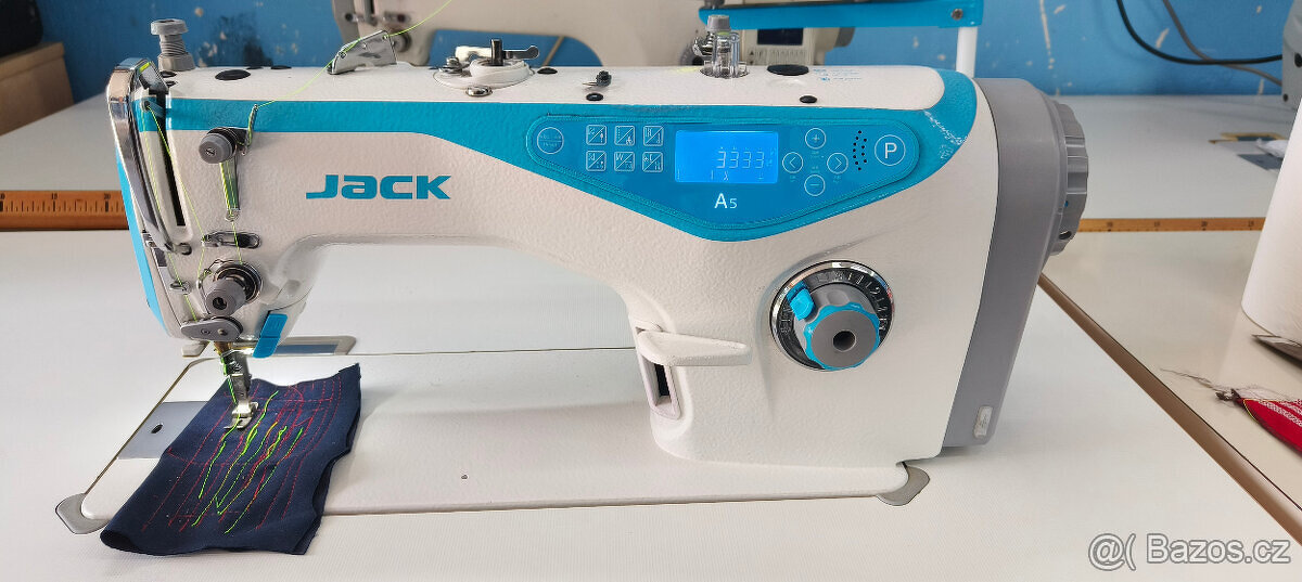 Průmyslovy automaticky šicí stroj Jack A5