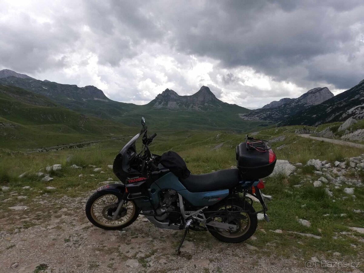 Honda XL600V Transalp 1992 – poctivý parťák po renovaci