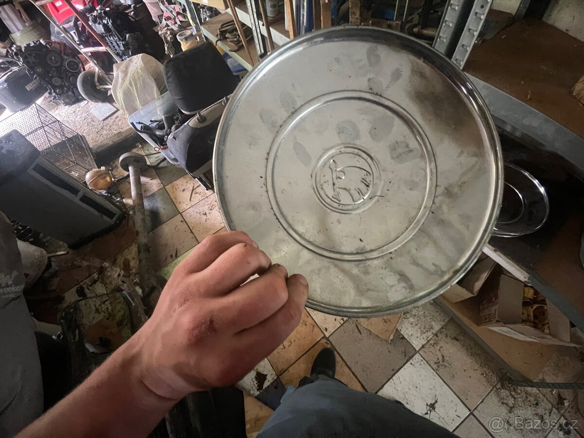 Pokličky Škoda 100,120,1000mb atd velmi dobrý stav