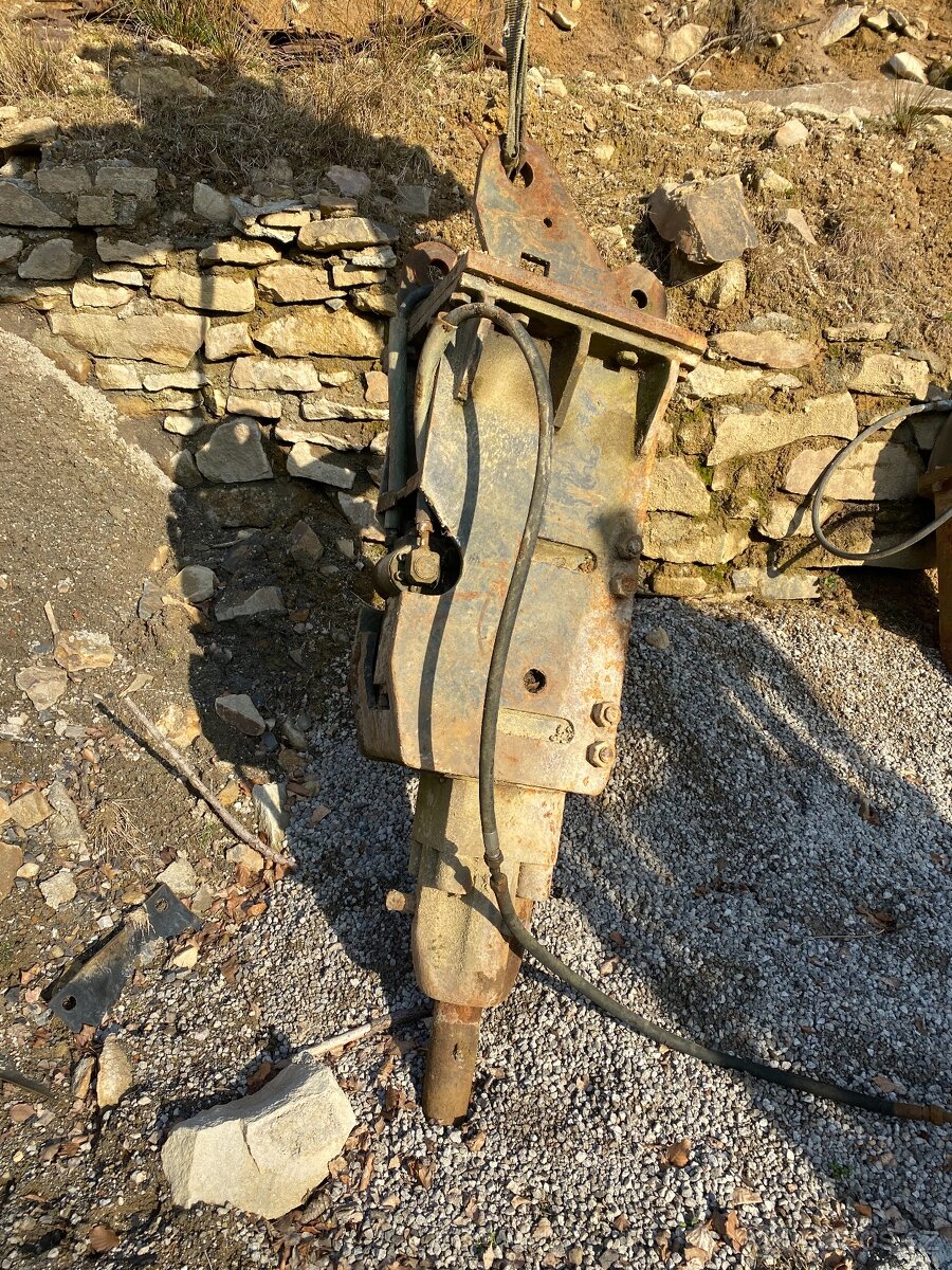 Bouraci kladivo DH 112