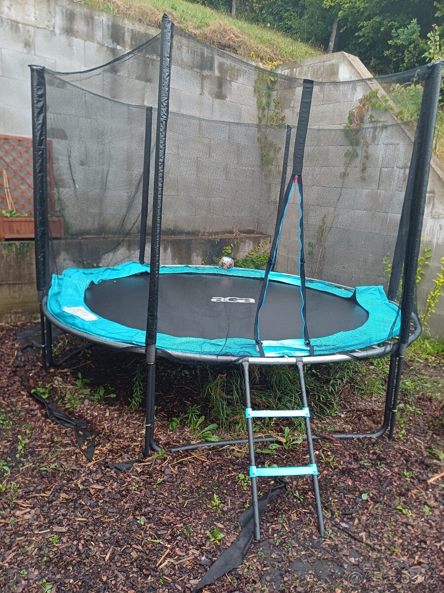 Trampolína