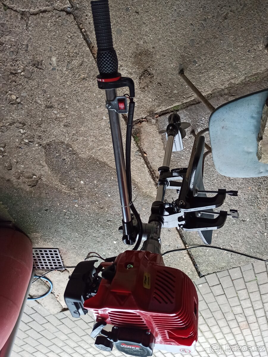 Závěsný lodní motor